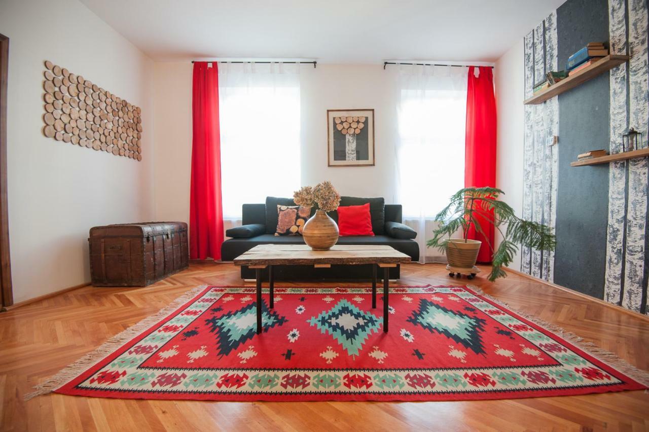 Spacious Stylish Apartment In Old Town 锡比乌 外观 照片