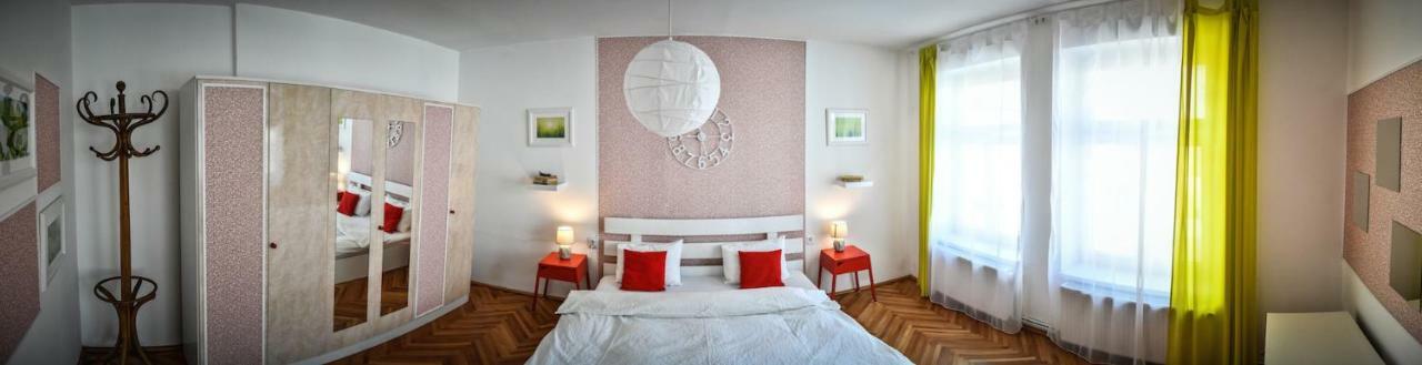 Spacious Stylish Apartment In Old Town 锡比乌 外观 照片